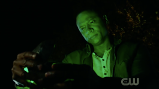 <i>Arrow</i>'s Bright Green Tease Was About Exactly What You Thought It Was